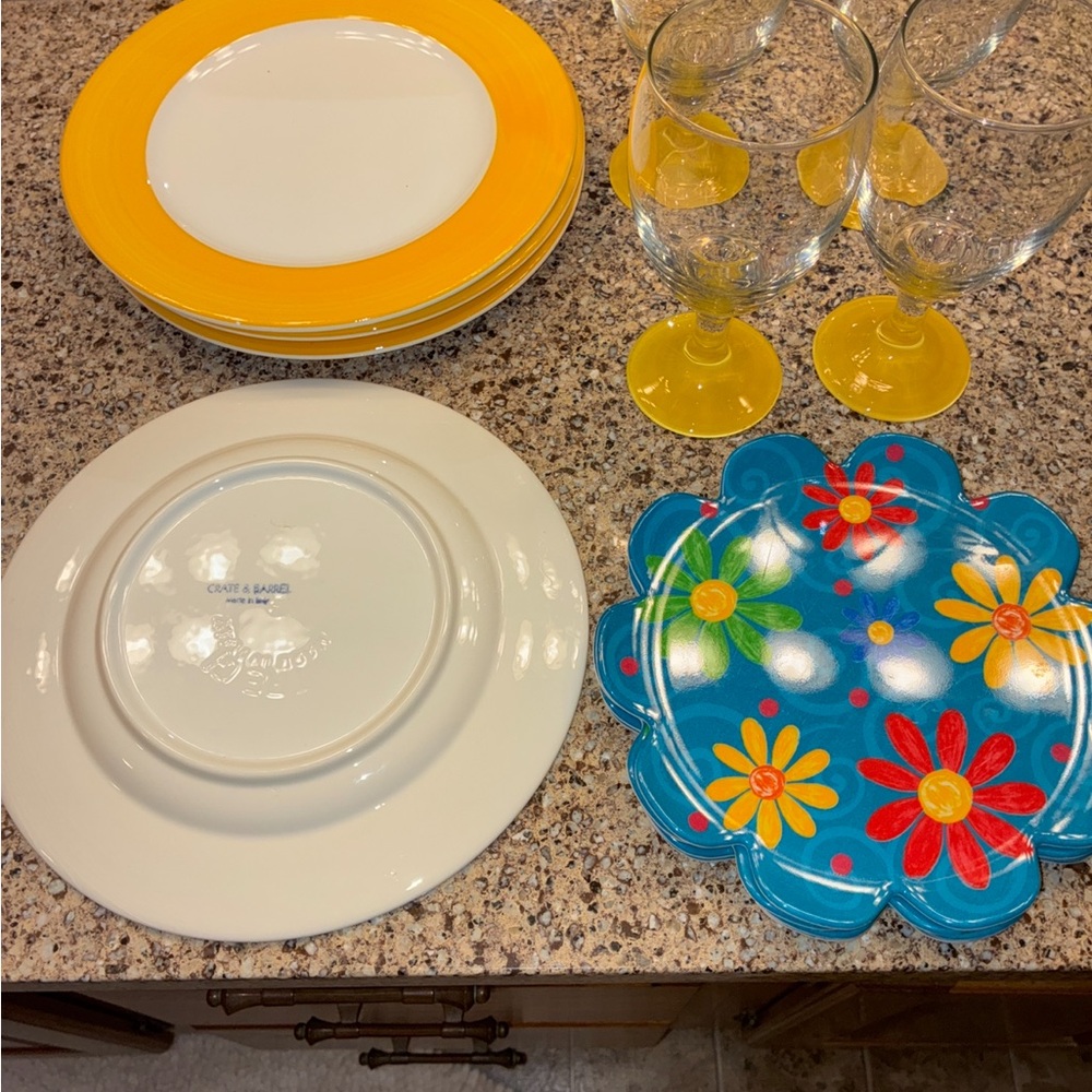 Crate&Barrel‎ Blue and Yellow Floral Dinnerware Set